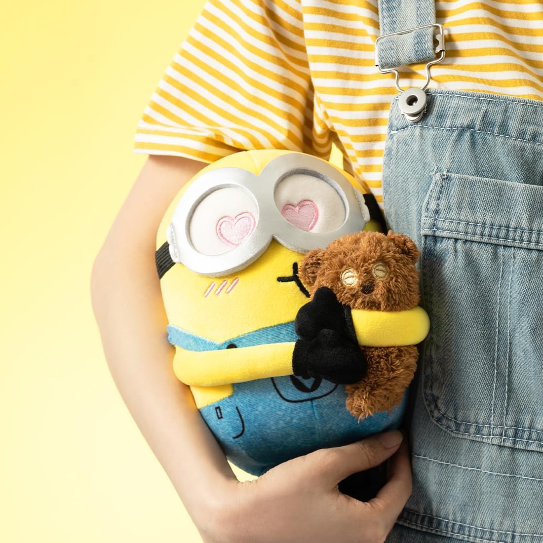 MINISO Mininos Cuddly Toy, 8 Inch Bob with Tim Plushie Stuffed Doll, Bob Holding Tim Theme Soft Toy for Minino Fans, Yellow Minion Plush Toy for Girls and Boys, Birthday Gift
